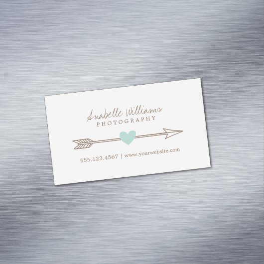 Mint en Brown Heart en Arrow Magnetisch Visitekaartje (Voorbeeld)