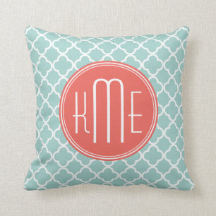 Mint en Coral Quatrefoil met aangepast Monogram Kussen