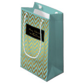 Mint en Faux Gold Foil Chevrons Pattern Klein Cadeauzakje (Voorkant Gekanteld)