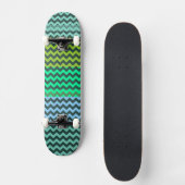 Mint en groen Chevron Zigzag Stripe Pattern Persoonlijk Skateboard (Voorkant)