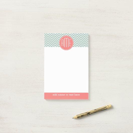 Mint en koraal Chevrons Aangepast monogram Post-it® Notes (Op bureau)