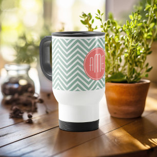 Mint en koraal Chevrons Aangepast monogram Reisbeker