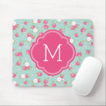 Mint en Roze Floral Print Monogram Muismat<br><div class="desc">Kute en girale vormgeving met een modern bloemafdrukpatroon, op maat van uw eigen monogram en initiaal in een chic quatrefoil-lijst. Klik aanpassen het om de monogram tekstdoopvonten en de kleuren in creëer uw eigen van een soortontwerp te veranderen. Schattige en unieke cadeautjes!</div>
