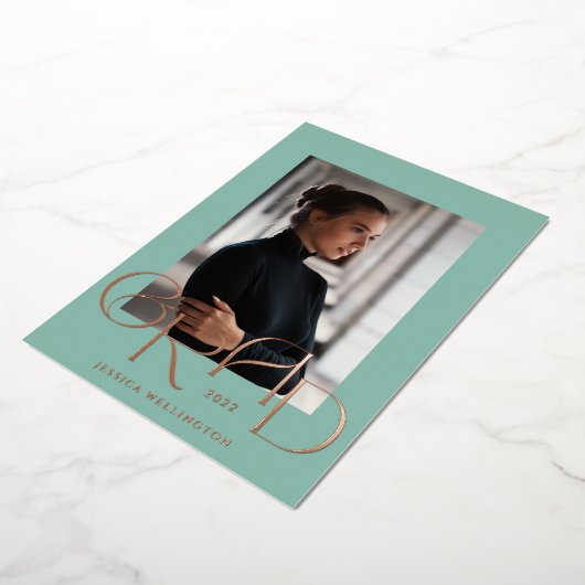 Mint Green Art Deco Tyopgraphy Afstuderen Foto 202 Folie Uitnodiging (Gedraaid)