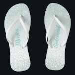 Mint Green bruidsmeisje bruiloft Teenslippers<br><div class="desc">bruiloftsfeest teenslippers met afbeeldingen van een mintgroene glitter op een lichte mintgroene achtergrond. Aangepaste tekst is volledig aanpasbaar aan uw huwelijksbehoeften.</div>