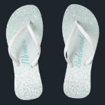 Mint Green bruidsmeisje bruiloft Teenslippers<br><div class="desc">bruiloftsfeest teenslippers met afbeeldingen van een mintgroene glitter op een lichte mintgroene achtergrond. Aangepaste tekst is volledig aanpasbaar aan uw huwelijksbehoeften.</div>