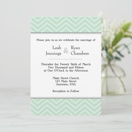 Mint Green Chevron Wedding Invitation Kaart (Staand voorkant)