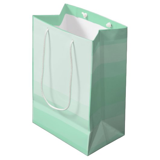 Mint Green Color Modern Elegant Trendy Sjabloon Medium Cadeauzakje (Voorkant Gekanteld)