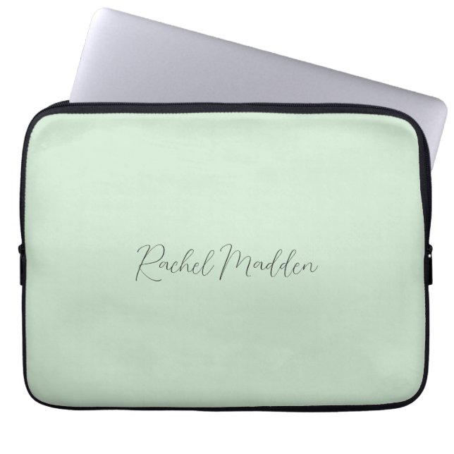 Mint Green Feminine Minimalist Script Custom Name Laptop Sleeve (Voorkant)