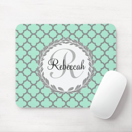 Mint Green Grey Quatrefoil Name Monogram Muismat (Met muis)