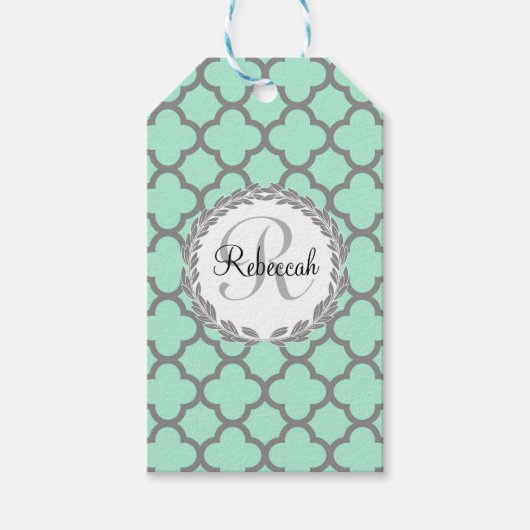 Mint Green Grey Quatrefoil Name Monogramed Laurel Cadeaulabel (Voorkant)