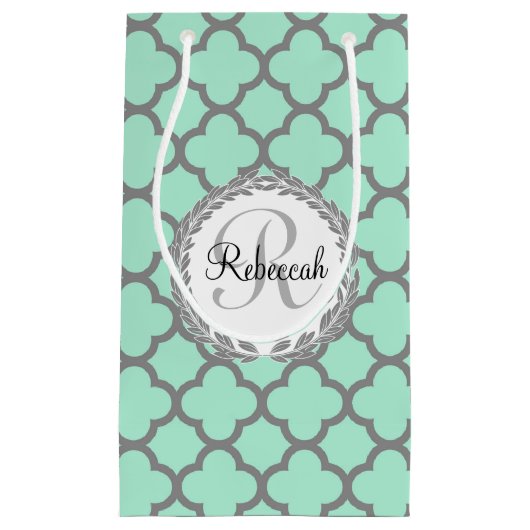 Mint Green Grey Quatrefoil Name Monogramed Laurel Klein Cadeauzakje (Voorkant)