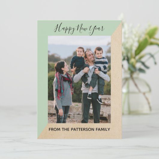 Mint Green Modern Slant New Year's Photo Flat Kaar Feestdagenkaart (Staand voorkant)