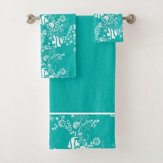 Mint Green White Ocean Life Pattern Bad Handdoek (Insitu)