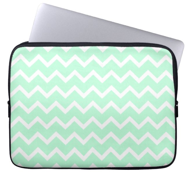 Mint Green Zigzag Chevron Stripes. Laptop Sleeve (Voorkant)