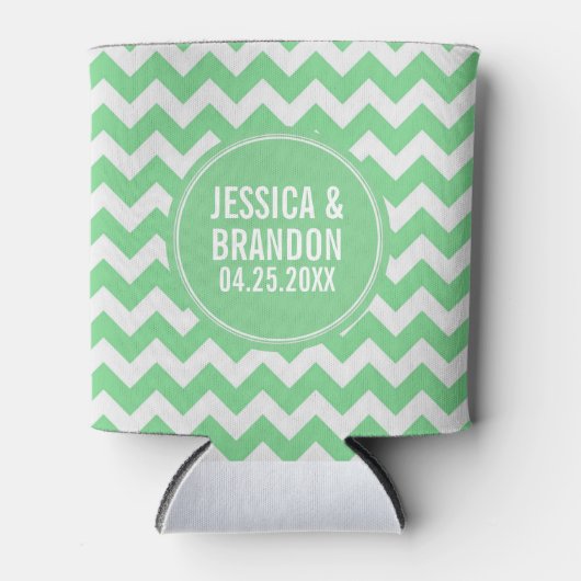 Mint-groen en wit monogram Chevron Pattern Blikjeskoeler (Voorkant)
