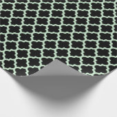Mint-groene Ikat Quatrefoil over zwarte achtergron Cadeaupapier (Hoek)
