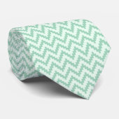 Mint-groene tinten Ikat Geometric Zigzag Pattern Stropdas (Opgerold)