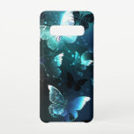 Mint Night Butterflies Samsung Galaxy S10 Hoesje<br><div class="desc">Munt nacht vliegende vlinders op zwarte abstracte achtergrond.</div>