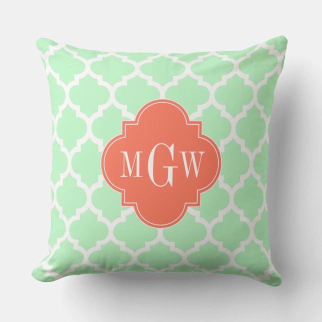 Mint White Moroccan #5 Coral 3 Initiaal Monogram Kussen (Voorkant)