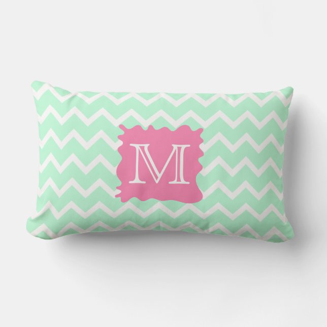 Mintgroene Chevron-monogramontwerp met roze spat Kussen (Voorkant)