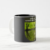 Minuut Man Nationaal Historisch Park - Massachuset Tweekleurige Koffiemok (Voorkant links)