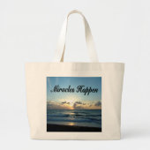 MIRACLES HAPPEN GROTE TOTE BAG (Voorkant)