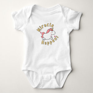 Mirakel gebeurt cute eenhoorn ontwerp voor baby's romper