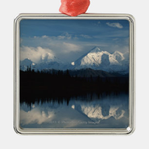 Mirror Lake Horizon met Forest & Snowy Mountains Metalen Ornament