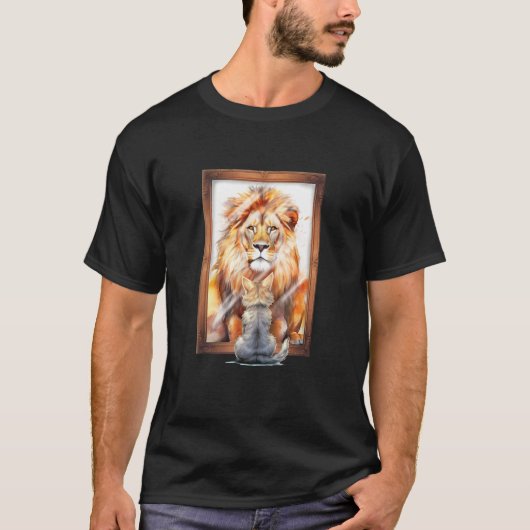 Mirror Reflection From Cat to Lion T-shirt (Voorkant)