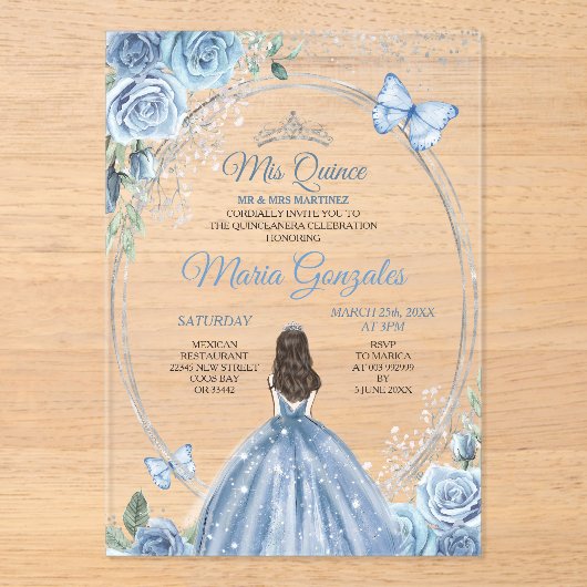 Mis Quince Dusty Blue & Zilver Bloemen Quinceañera Acryl Uitnodigingen (Voorkant)