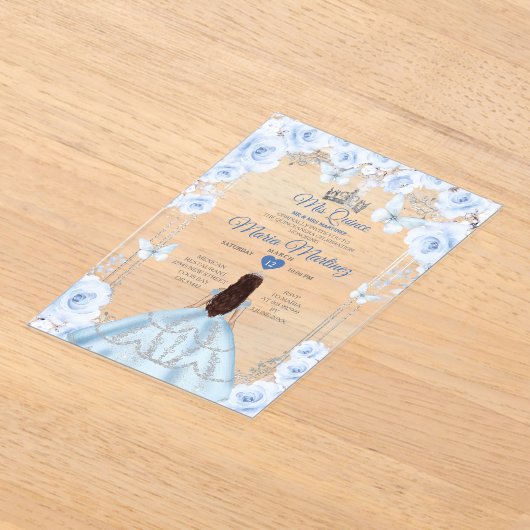 Mis Quince Zacht Blauw & Zilver Bloemen Quinceañer Acryl Uitnodigingen (Laagn)