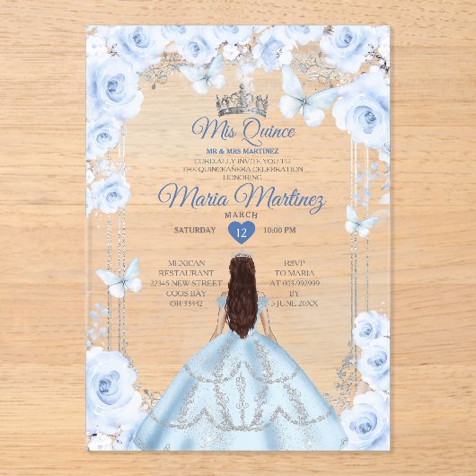 Mis Quince Zacht Blauw & Zilver Bloemen Quinceañer Acryl Uitnodigingen (Voorkant)