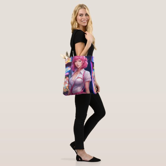 Misato Katsuragi met roze haar canvas tas (Op model)