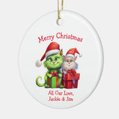 Mischievous groene kerstkatten keramisch ornament (Links)