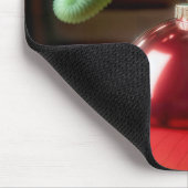 Mischievous muizen op een kerst ornament muismat (Hoek)