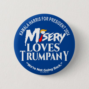 MISERY LOVES TRUMPANY (achtergrond kleur bewerkbaa Ronde Button 5,7 Cm