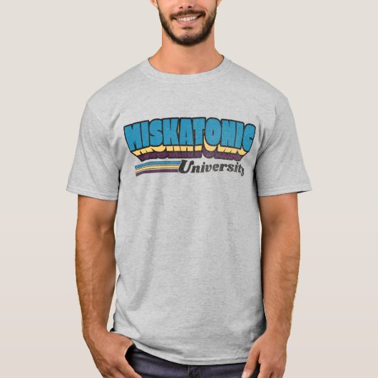 Miskatonic University Retro Label T-shirt (Voorkant)