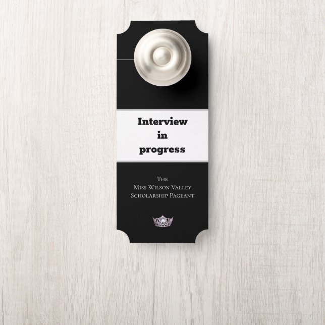 Miss America Crown door Hanger Interview in het pr (Op knop)