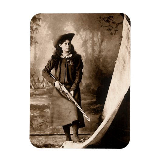 Miss Annie Oakley met Pistool,  fotoportret Magneet (Verticaal)