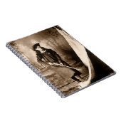 Miss Annie Oakley met Pistool, fotoportret Notitieboek (Rechterzijde)