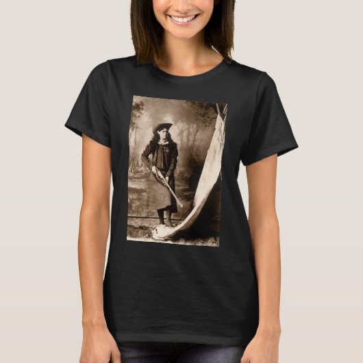Miss Annie Oakley met Pistool,  fotoportret T-shirt (Voorkant)