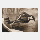 Miss Annie Oakley met Pistool,  fotoportret Theedoek (Horizontaal)