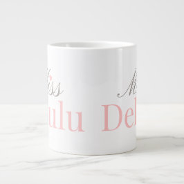 Miss Delulu, Grappige Roze Cadeaubeker voor Haar Grote Koffiekop