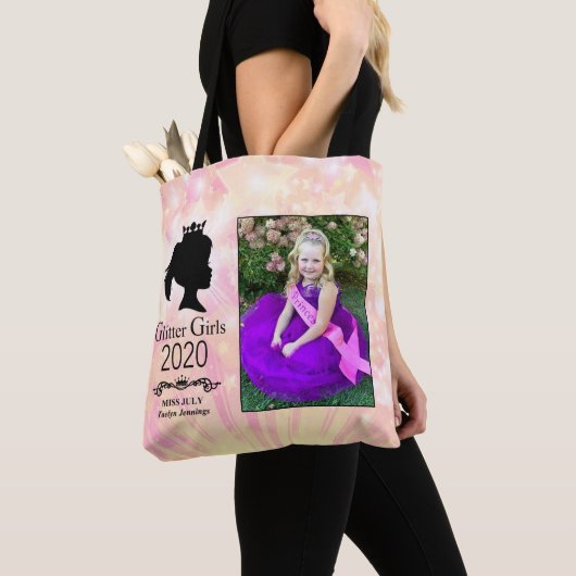 Miss Juli 2020 Tote Bag (Dichtbij)