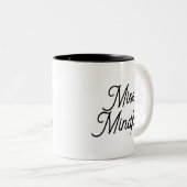 Miss Mindful Minimalistische Typografie Koffie Mok (Voorkant rechts)