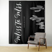 Miss naar Mrs Modern Boho Cactus Bachelorette Wandkleed (In situ)