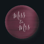 Miss to Mrs Vrijgezellenfeest Party Bourgogne Papieren Bordje<br><div class="desc">Herfst of Herfst Van Miss tot Mrs Vrijgezellenfeest of Bachelorette Party Bourgondië Paarse Elegante Faux Folie metallic Papier Borden. De papieren borden From Miss to Mrs gebruiken de populaire Cranberry Marsala achtergrond en witte typografie. Dit papieren bord maakt deel uit van een Miss to Mrs Collectie als u bijpassende items...</div>