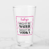 Misschien water. Misschien wodka. Roze. Gepersonal Glas (Voorkant)