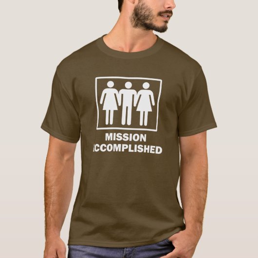 Missie voltooid, triooaal t-shirt (Voorkant)